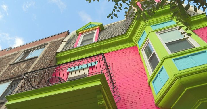 Montreal officials see red after century-old home turned into colourful billboard - Montreal [Video]