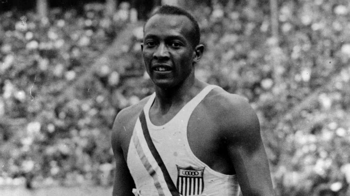 Owens achievements at ’36 Olympics were thumb in the eye to Hitler, says his grandson [Video]