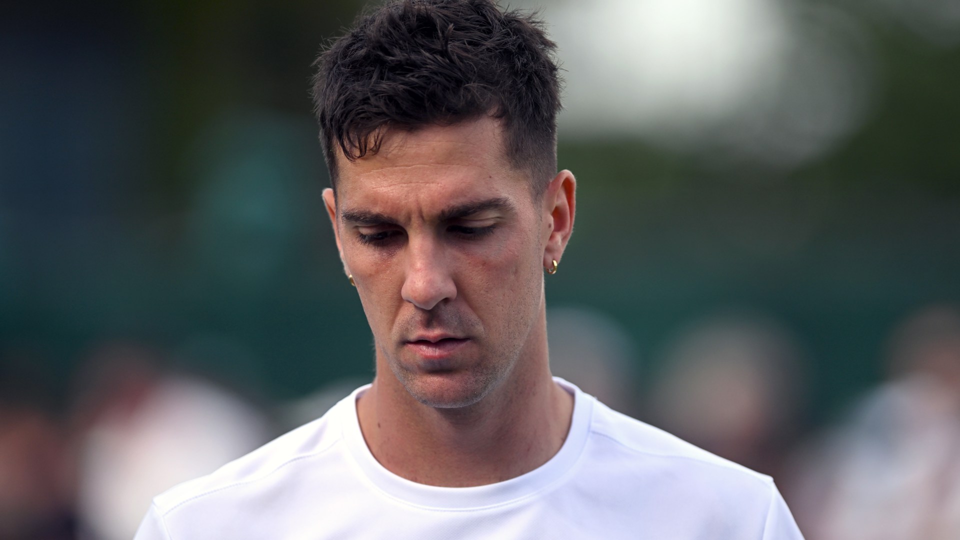 Fans convinced Wimbledon star predicted his OWN INJURY in pre-tournament tweets before pulling out [Video]