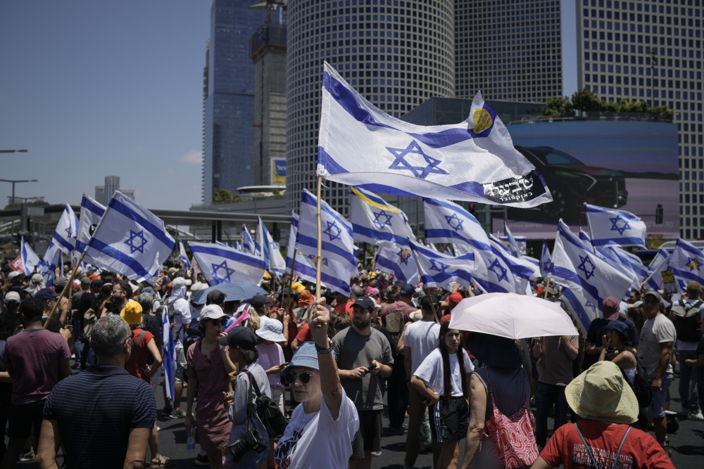 Israeli protesters block highways, call for cease-fire to return hostages 9 months into war in Gaza [Video]