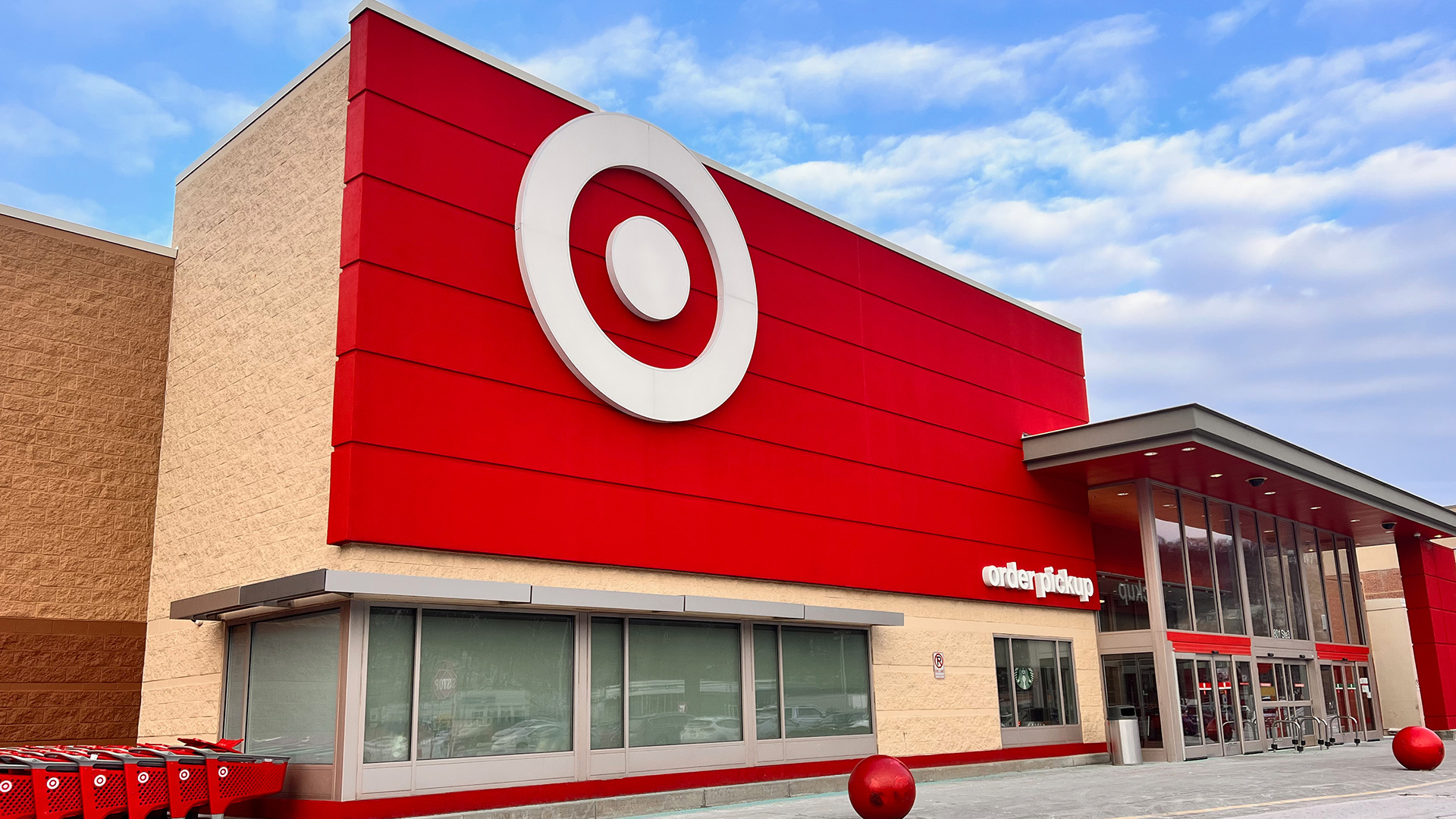 ‘So depressing,’ moan Target shoppers as stores have ‘barely any carts’ – issue with employees sent them back to Walmart [Video]