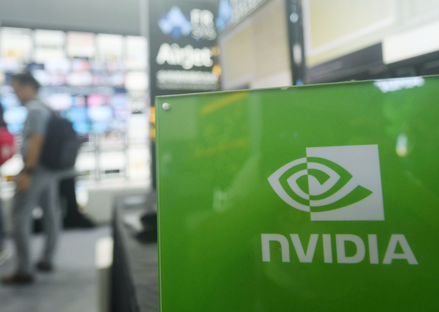 Nvidia Stock Gains as Analysts Lift Targets on Strong Demand for AI Platform [Video]