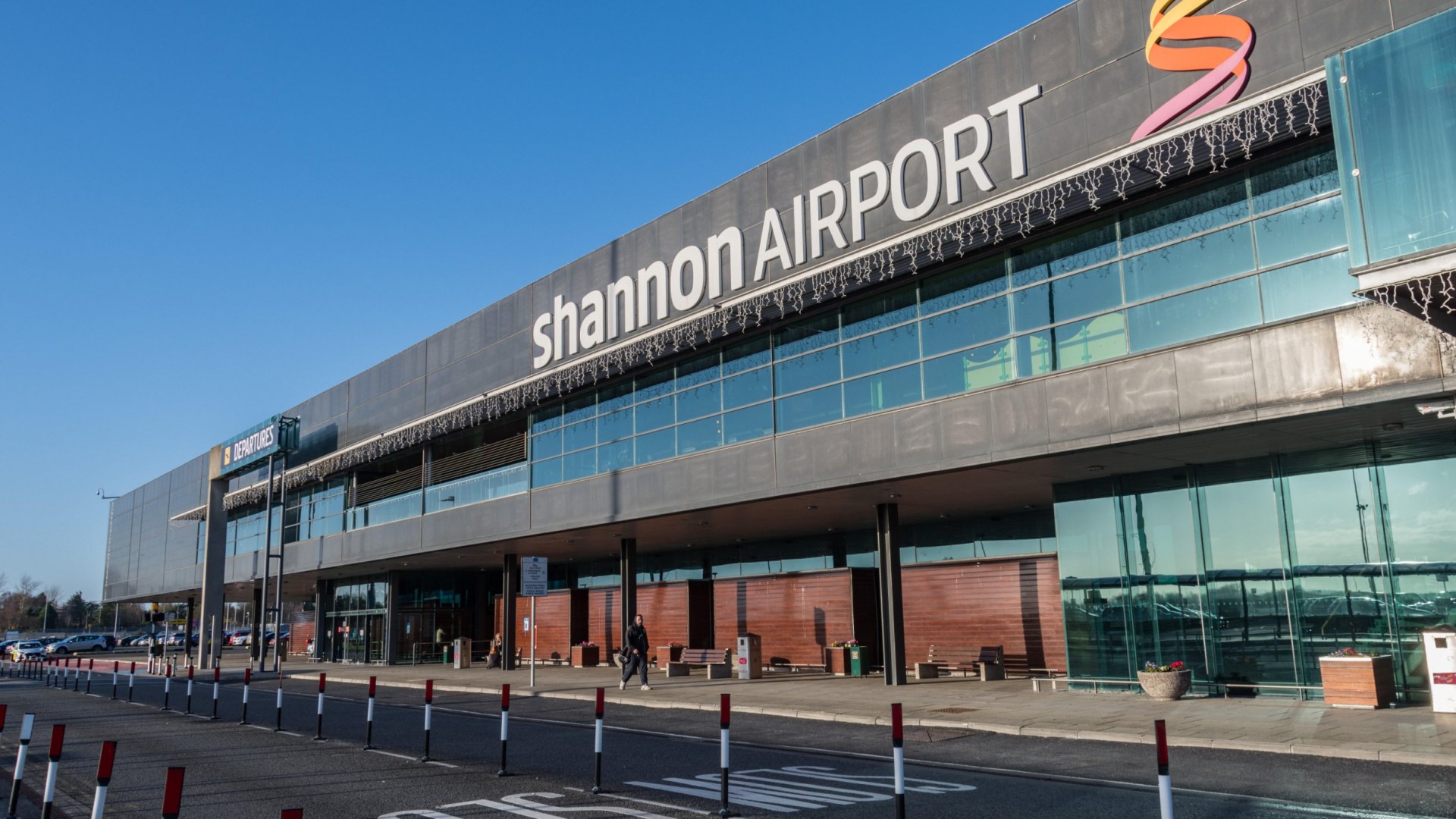 Major ‘first of its kind’ airport change for thousands of holidaymakers this summer as bosses give update [Video]