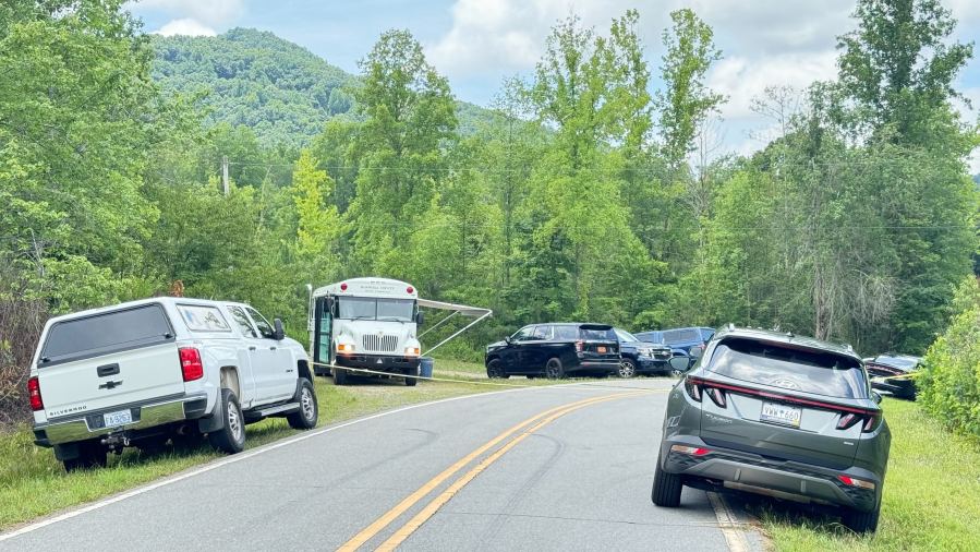 3 dead after plane that left Johnson County crashes in NC [Video]