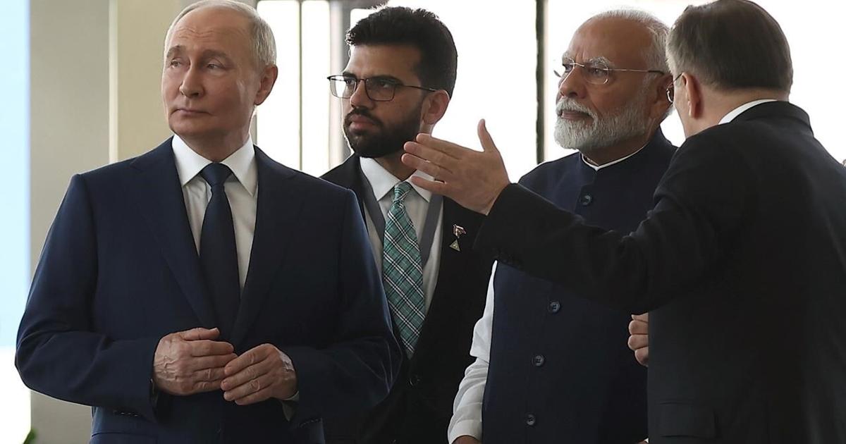 Vladimir Putin hosts India’s prime minister to deepen ties, but Ukraine looms over their relationship [Video]