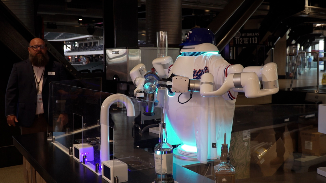 Robot bartender ‘ADAM’ debuts at Texas Rangers’ Globe Life Field [Video]