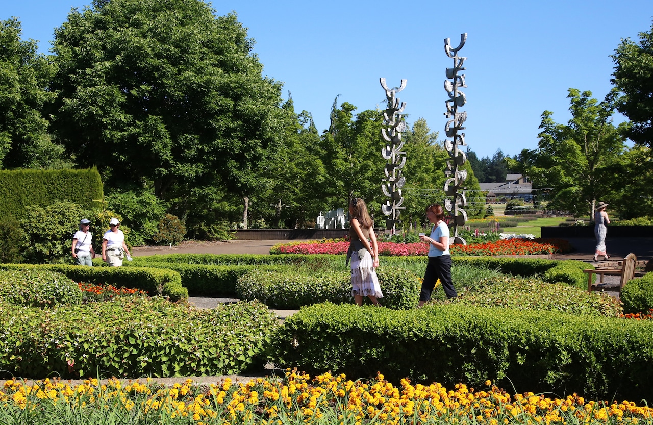 Portlands sunny skies, warm temps continue Friday and into weekend; high 88 [Video]