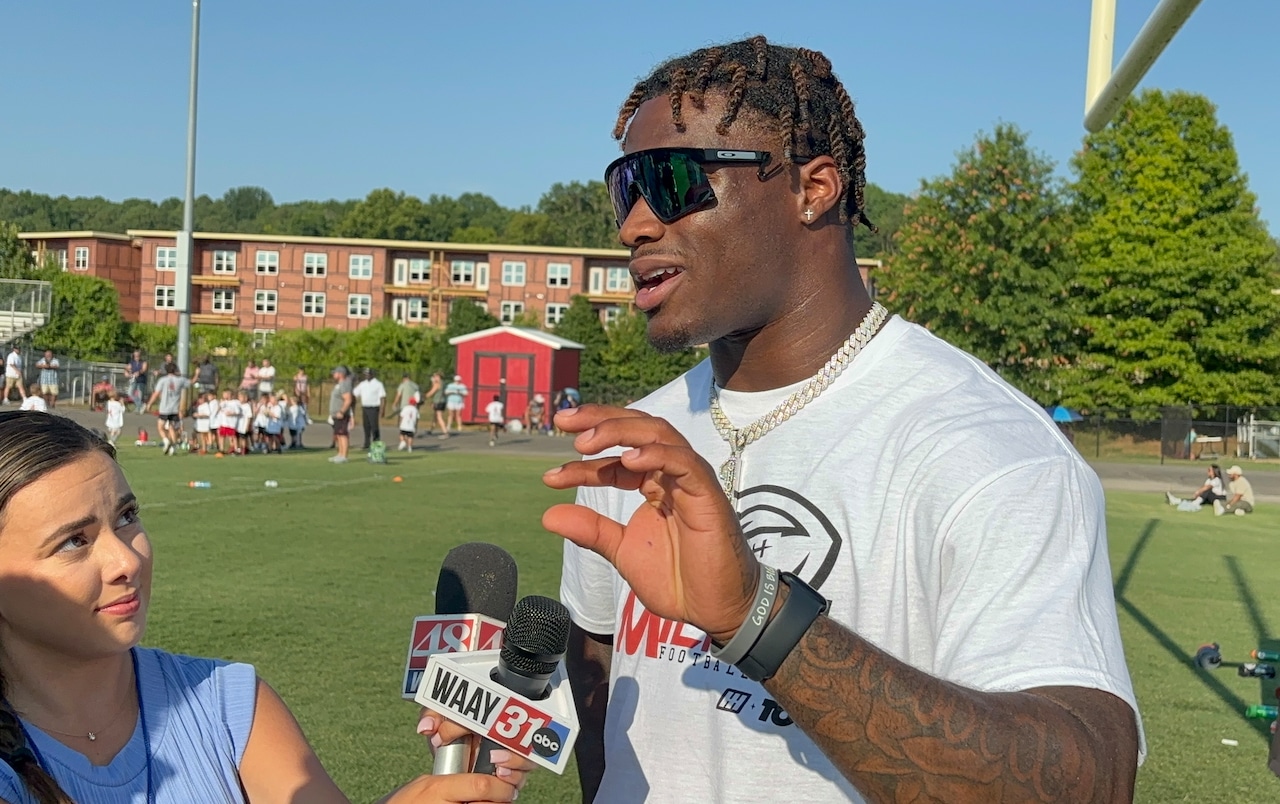 Huntsville campers enjoy afternoon meeting, playing ball with Tides Jalen Milroe [Video]