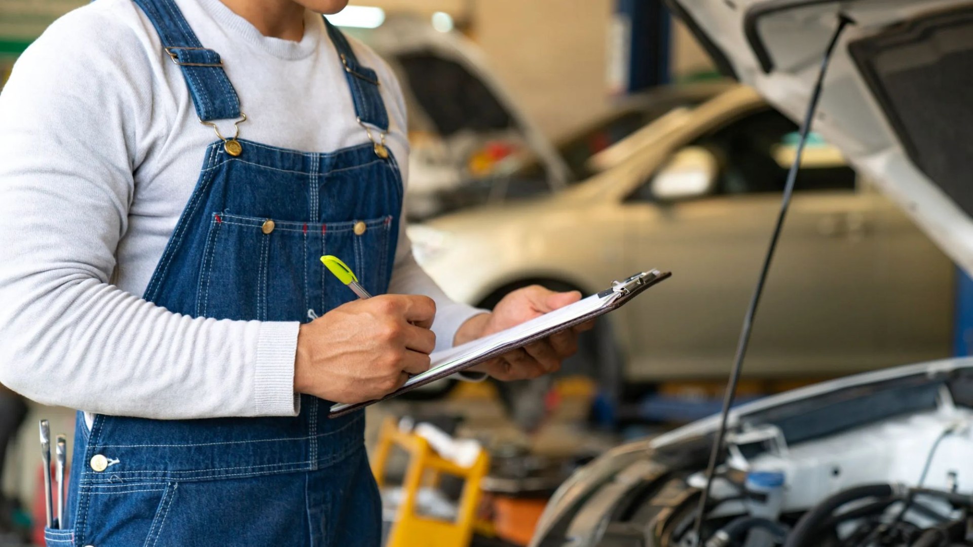 Urgent warning for Irish drivers over huge hidden reason why your car is failing the NCT test as expert shares handy fix [Video]