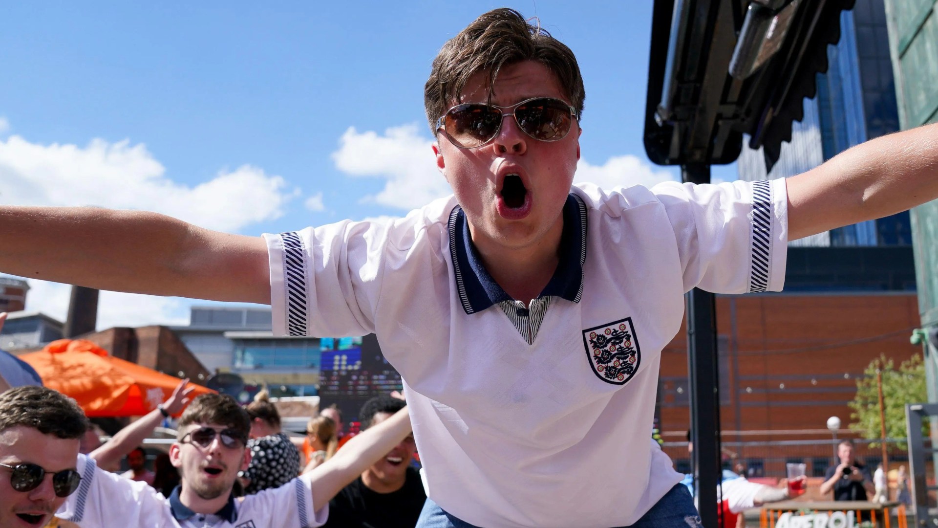 Pubs to open late for Euro 2024 final – is your local extending opening hours TODAY? [Video]