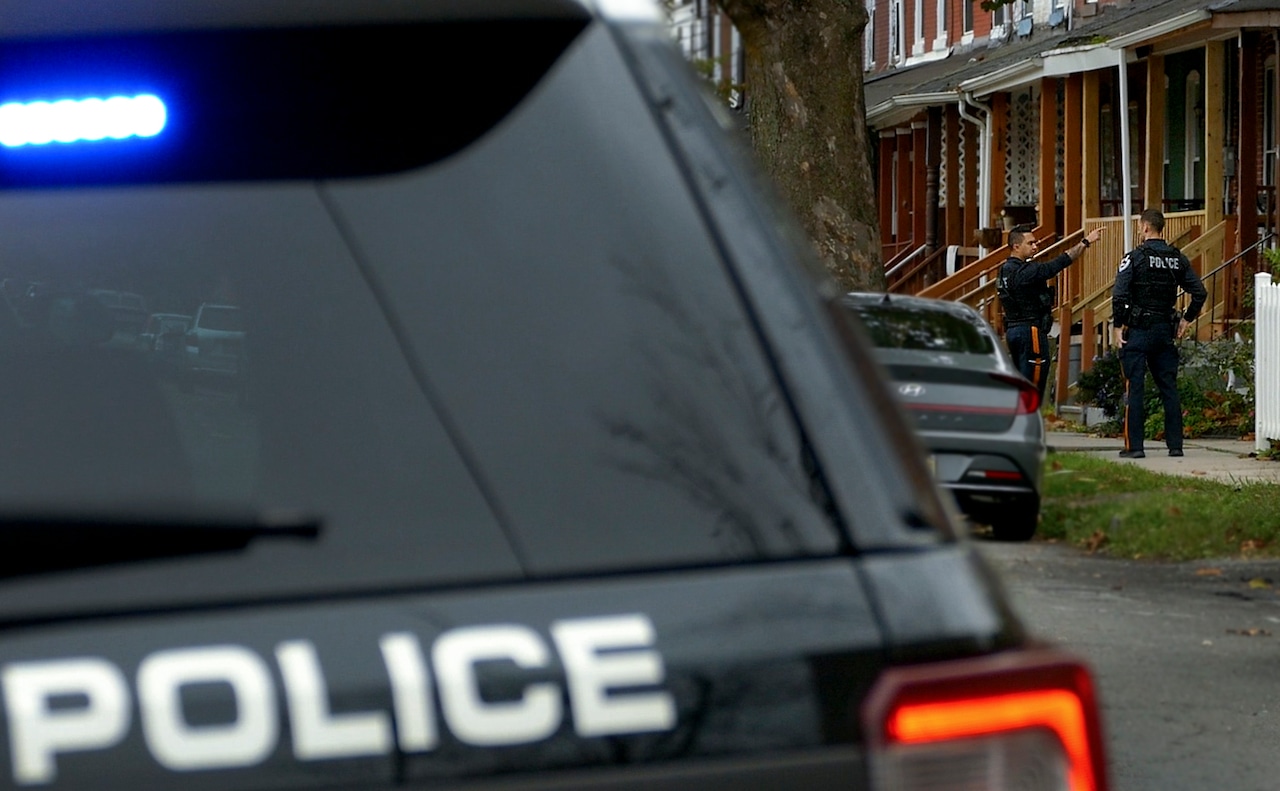 Young father dies protecting children in extremely horrific carjacking, N.J. mayor says [Video]