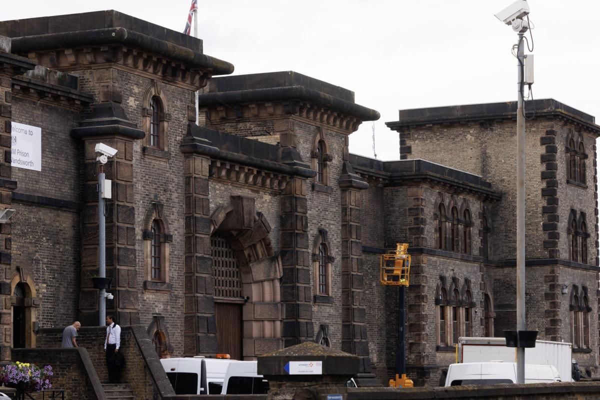 British prison reform will release convicts after serving 40% of term to combat overcrowding: reports [Video]