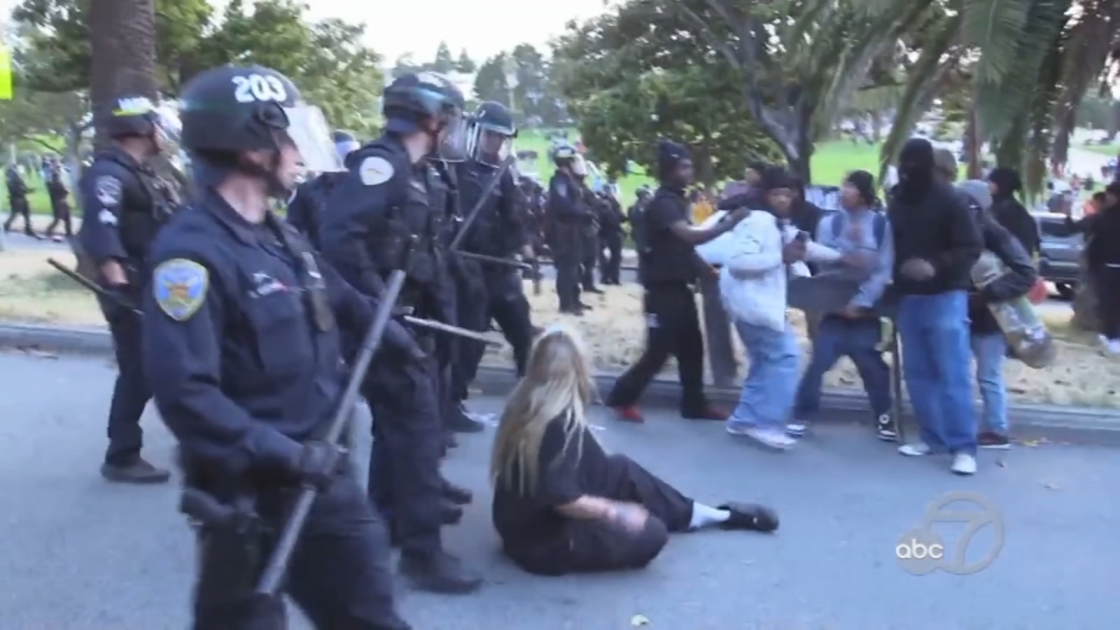 Dolores Park Hill Bomb: San Francisco police warn skaters planning to attend annual event they may be arrested [Video]