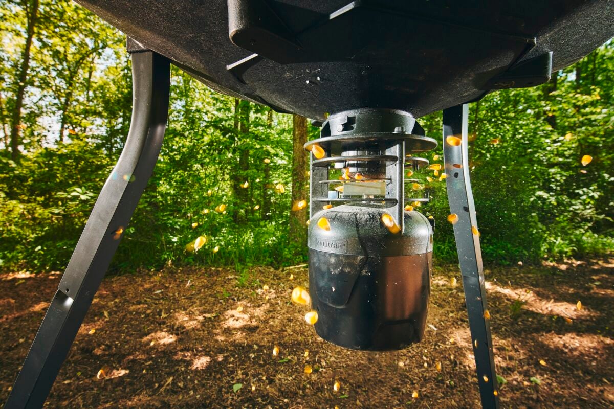 Moultrie Feed Hub is Industry’s 1st Cellular-Connected Wildlife Feeder [Video]