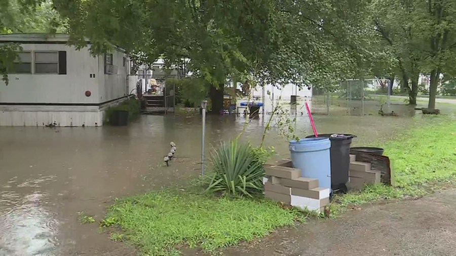 Salem, Illinois, faces aftermath of flash flooding [Video]