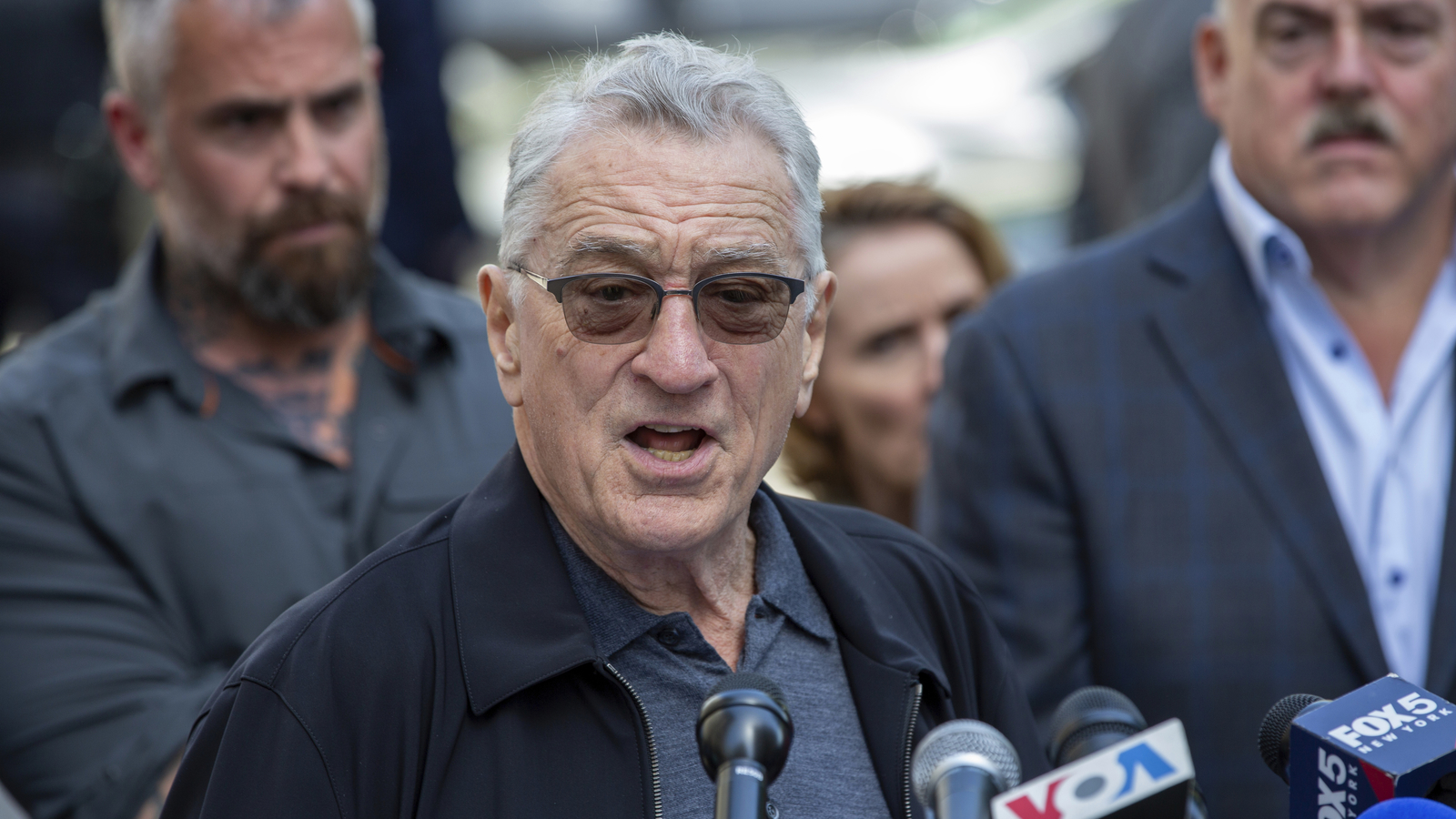 Robert de Niro press conference: Actor, former police officers Michael Fanone, Harry Dunn speak outside Donald Trump trial in NY [Video]