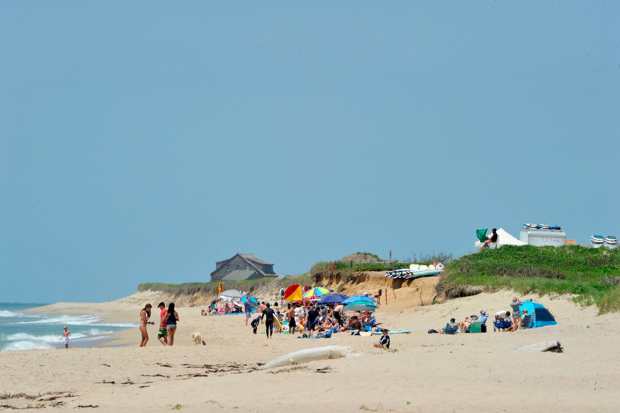 Nantuckets south side beaches reopen amid broken wind turbine debris cleanup [Video]