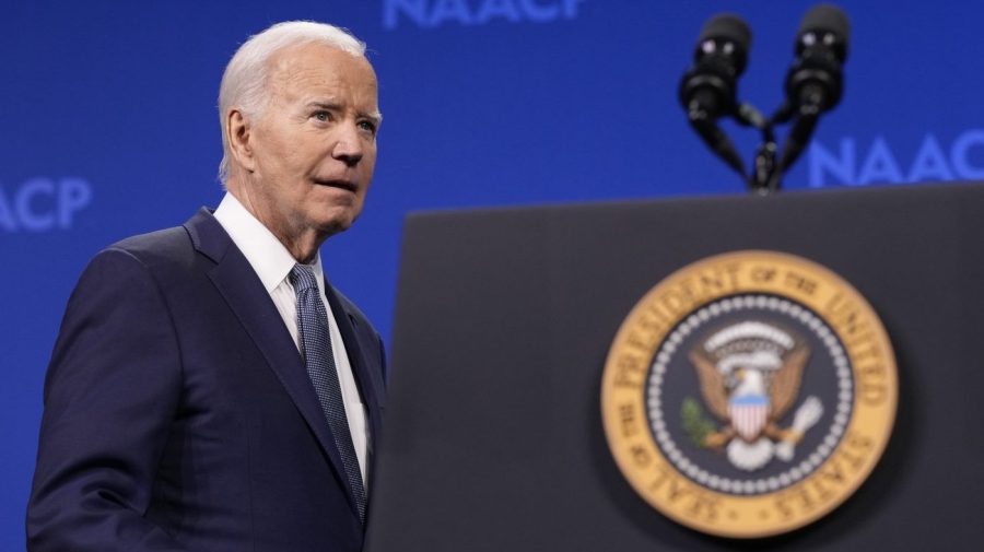 Almost 2 in 3 Massachusetts Democrats, left-leaning voters want Biden to step aside: Poll [Video]