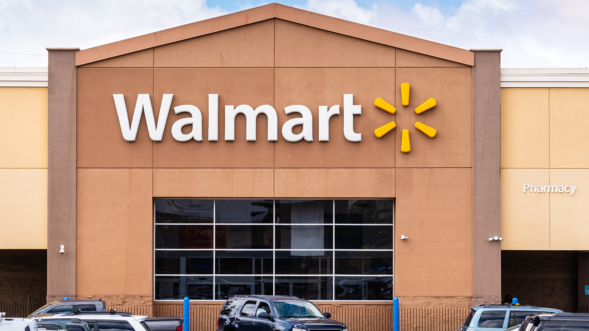 Walmart shopper cries out over new ‘policy’ change that leaves employees ‘standing guard’ as chain follows Target’s lead [Video]