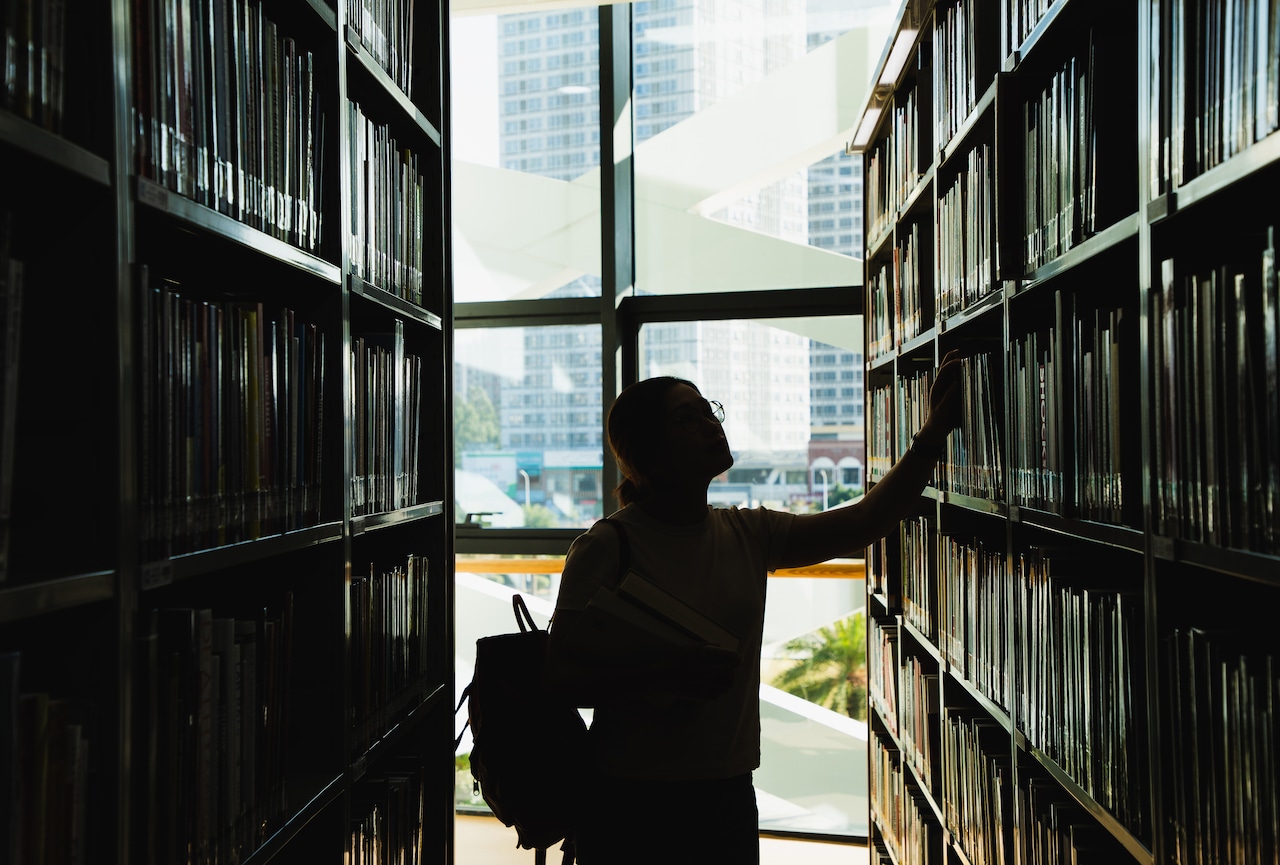 Ohios public libraries are more numerous than Starbucks. Yet they face funding and censorship challenges: Leslie Kouba [Video]