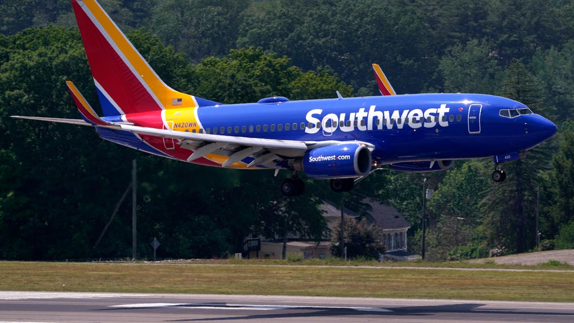 Southwest Airlines accused of using outdated version of Windows [Video]