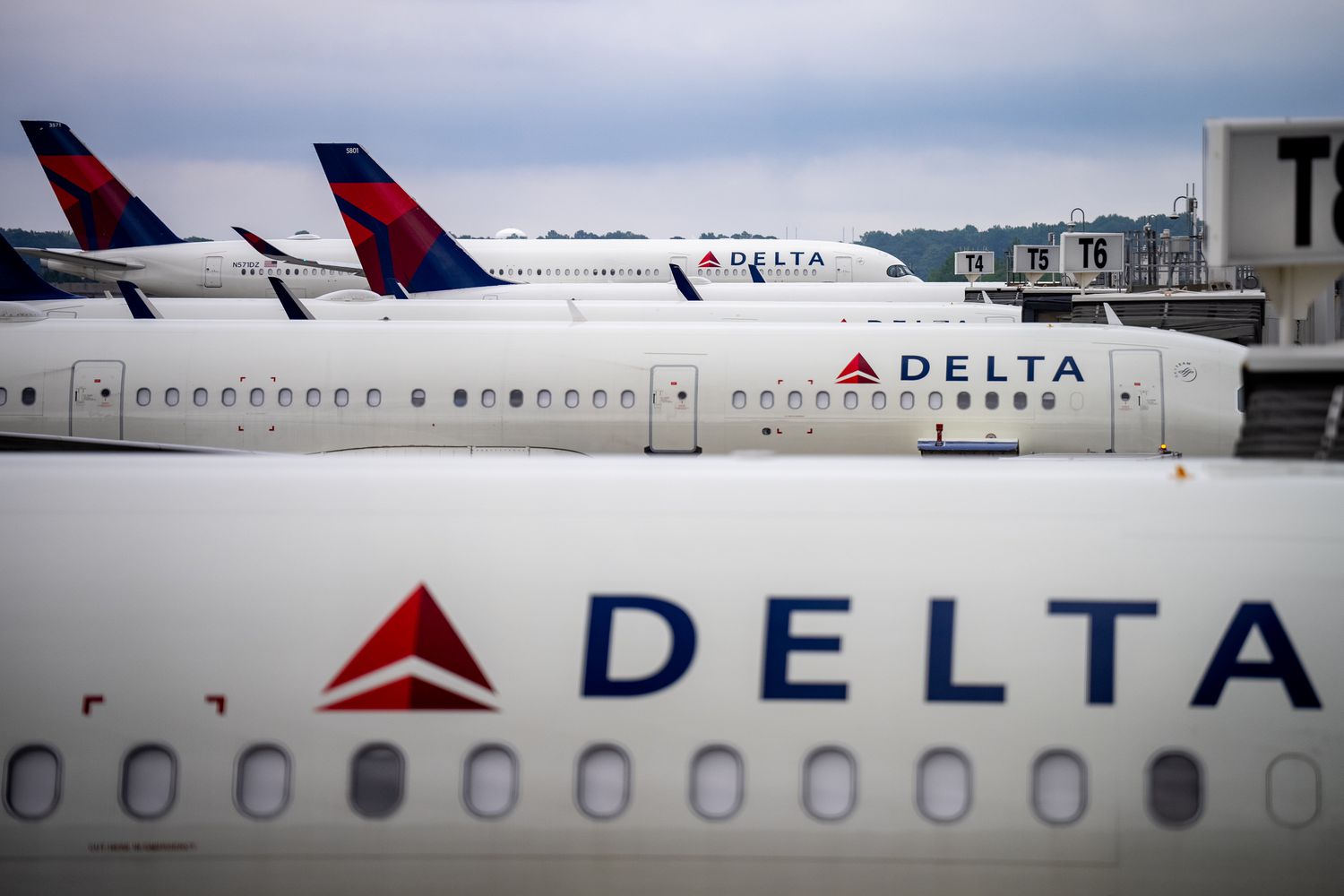 Delta Cancellations Extend Into Monday as Airlines Deal With Effects of Tech Outage [Video]