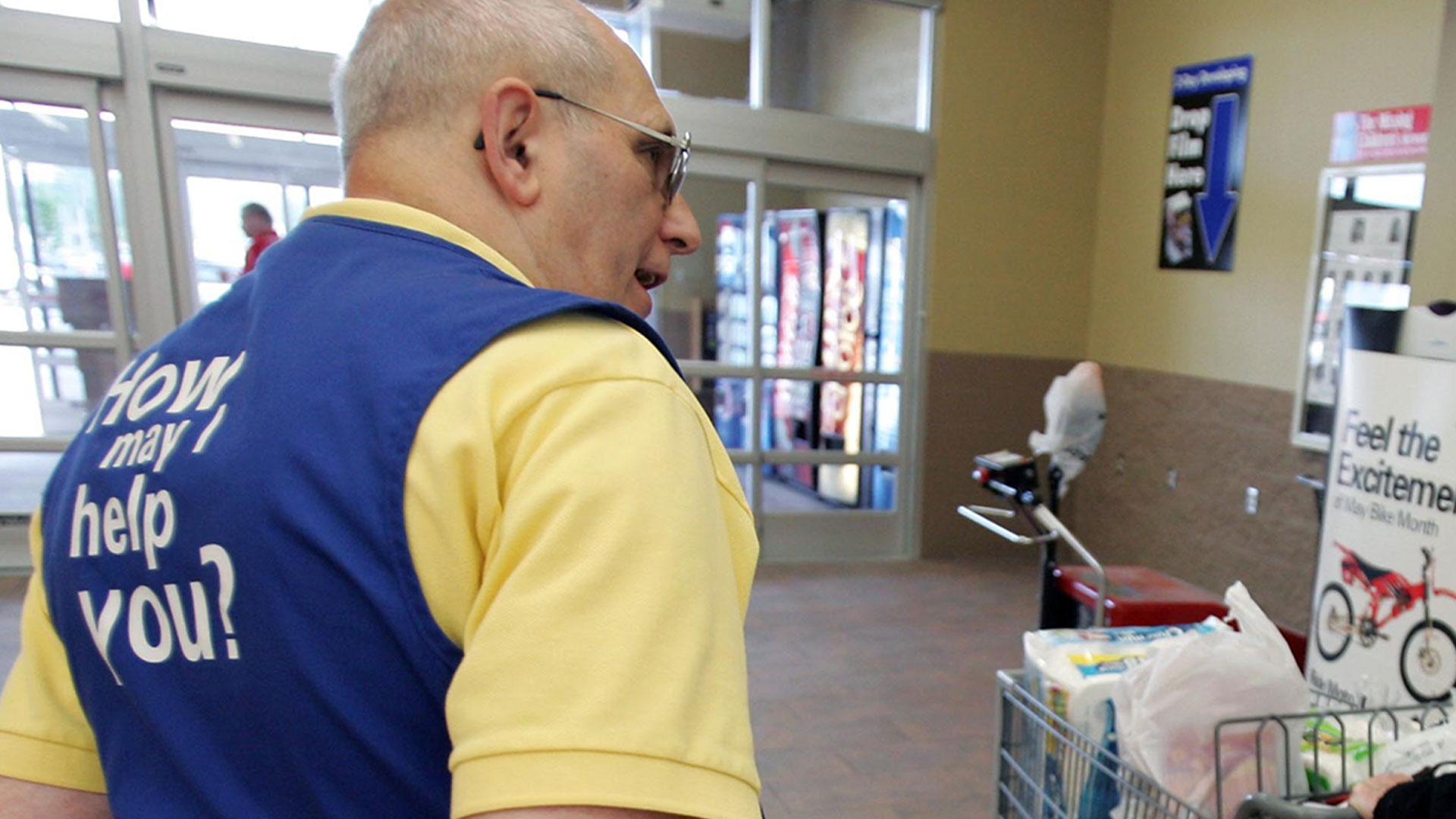 ‘Defeats the purpose!’ fumes Walmart shopper of chain’s pay method – it led to him being hassled over 78-cent item [Video]