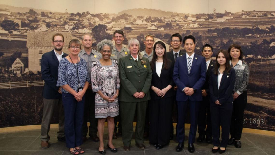 Gettysburg Foundation welcomes Japanese delegation for tour of battlefield, borough [Video]