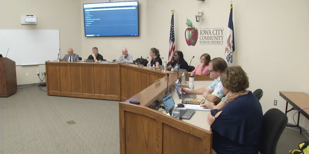 Iowa City Community School District unveils timeline to discuss cell phone policy in school [Video]