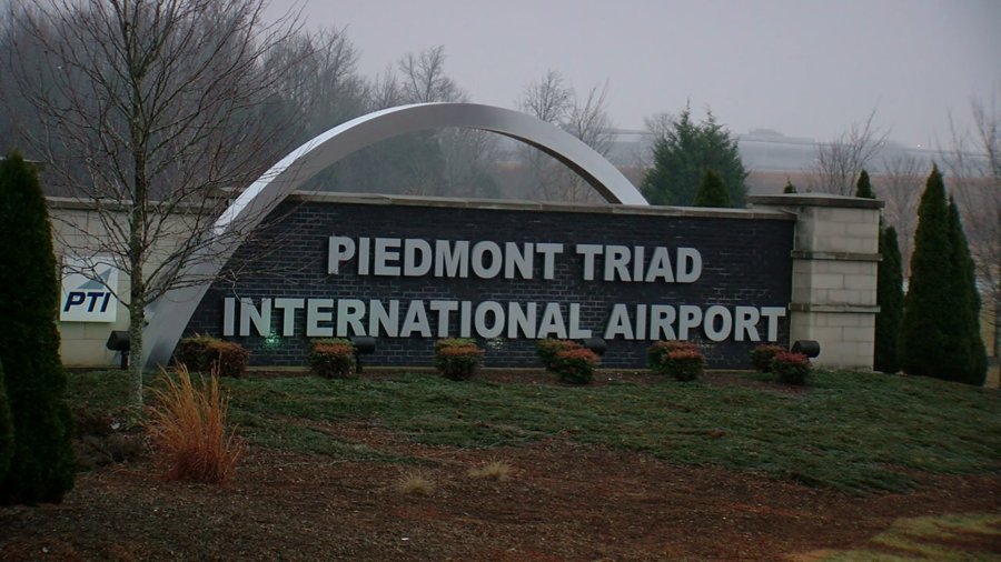 Delta flyers deal with travel headaches at Piedmont Triad International Airport amid outage [Video]