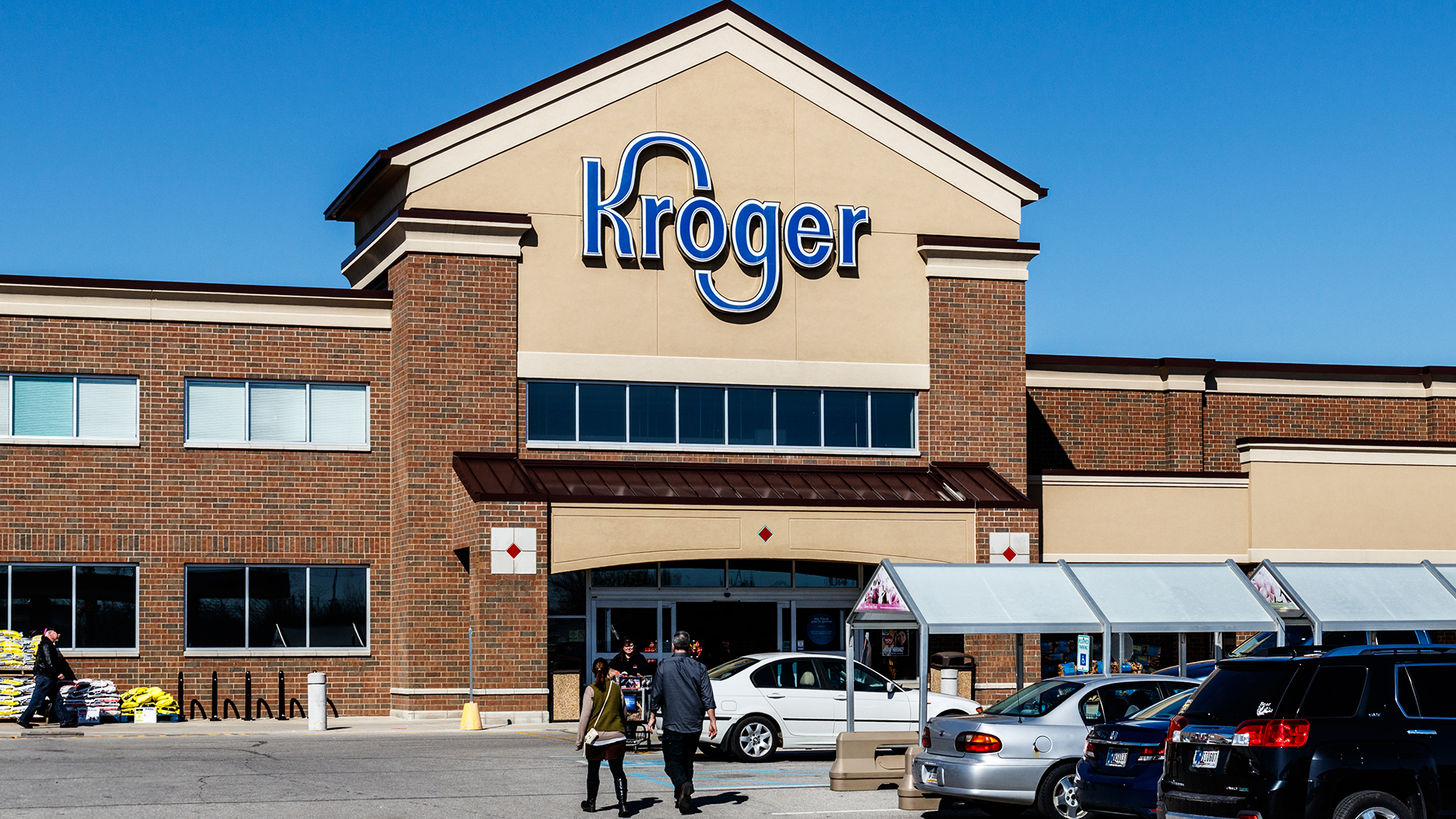 Kroger apologizes for ‘beyond ridiculous’ self-checkout policy – angry shoppers fume it’s ‘become an every day thing’ [Video]