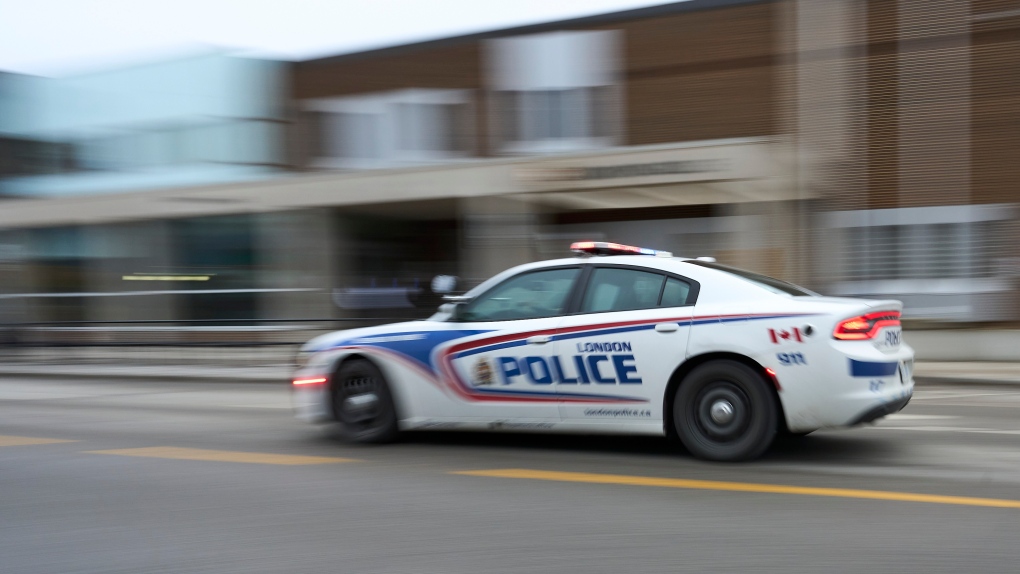 London police arrest suspect following robbery [Video]