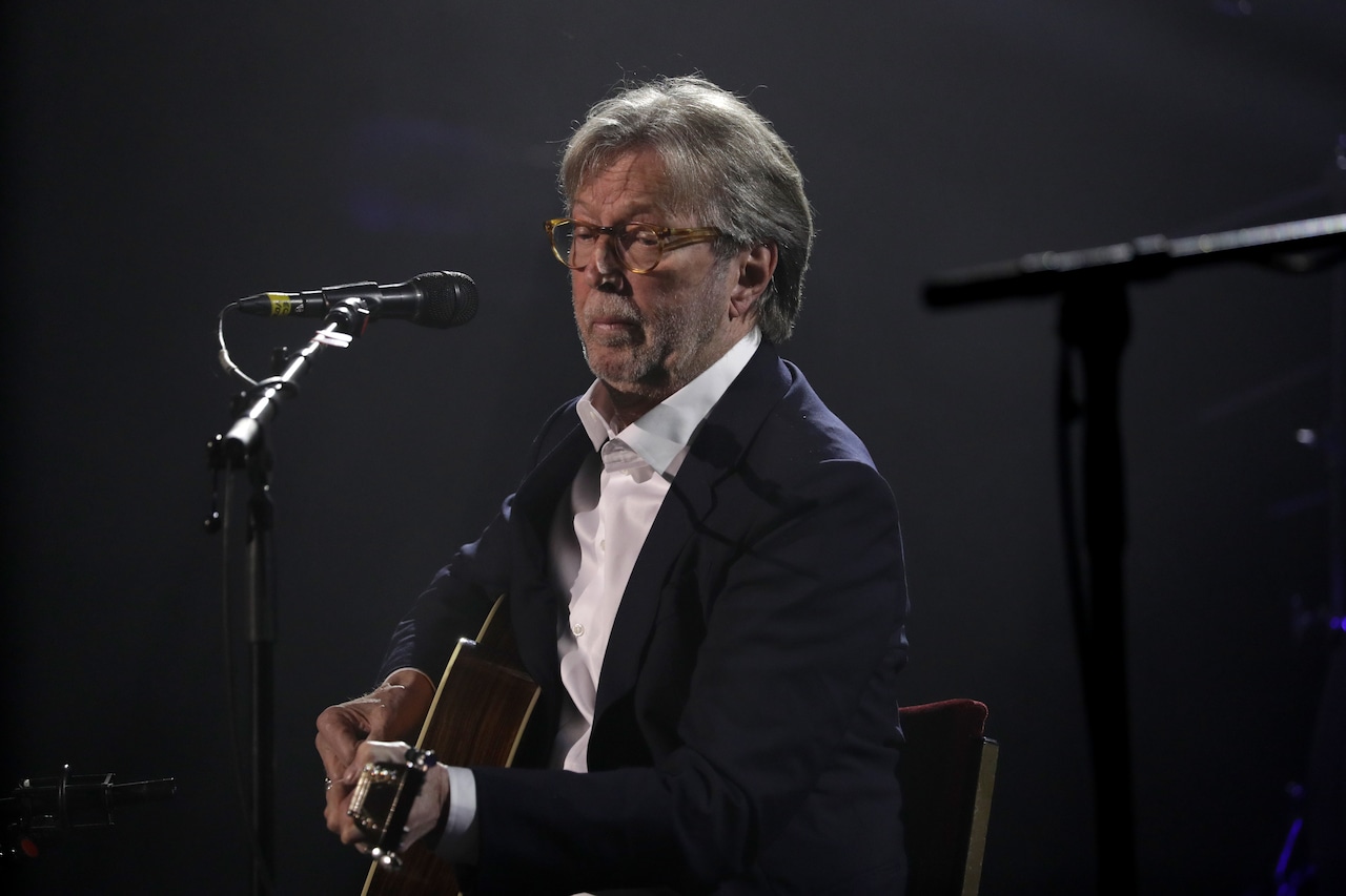 Eric Claptons heartbreaking social media post has fans sending prayers [Video]