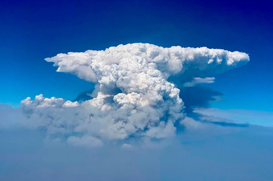 Fires possibly controlling the weather in eastern Oregon [Video]