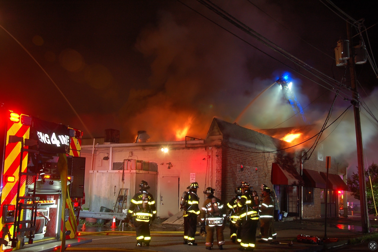 Blaze rips through N.J. strip mall, damages several shops [Video]