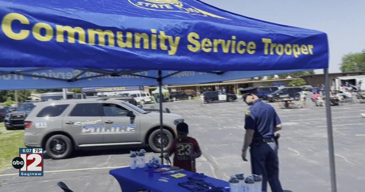 Cops and Community event draws hundreds in Saginaw | Video