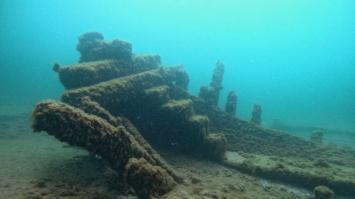 Shipwreck hunters make astonishing find in Lake Michigan – but there’s a heartbreaking twist to the discovery [Video]