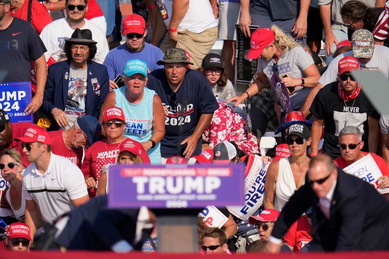 Trump praises female Secret Service agent who shielded him during shooting [Video]