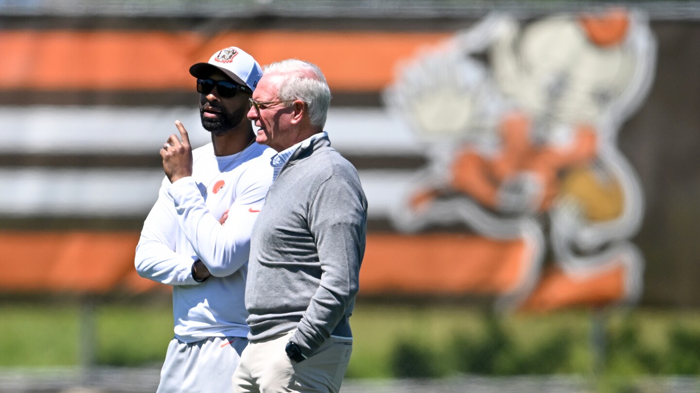 Andrew Berry prefers a dome for next Browns stadium [Video]