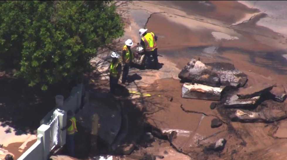 Repairs underway after broken water main in Albuquerque [Video]