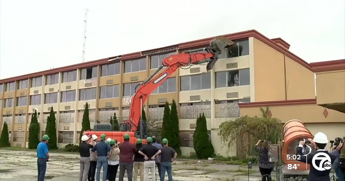 Mt. Clemens Victory Inn being torn down for new affordable housing project [Video]