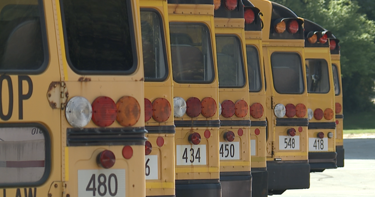 Lawrenceburg schools launch new truancy guidelines as students return to class [Video]