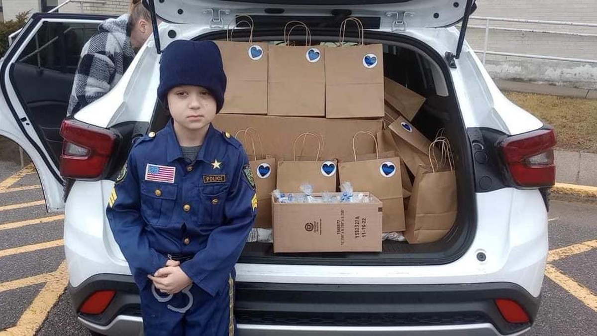 Killingly boy supports local police with Blue Line Care Packages  NBC Connecticut [Video]