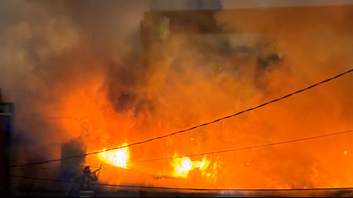 Ohio restaurant badly damaged in early morning fire [Video]