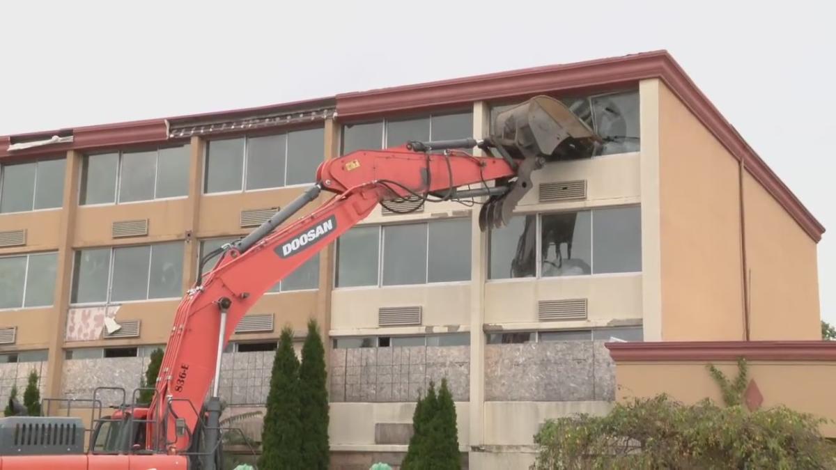 Mount Clemens’ Victory Inn demolished, affordable housing to be built on site [Video]