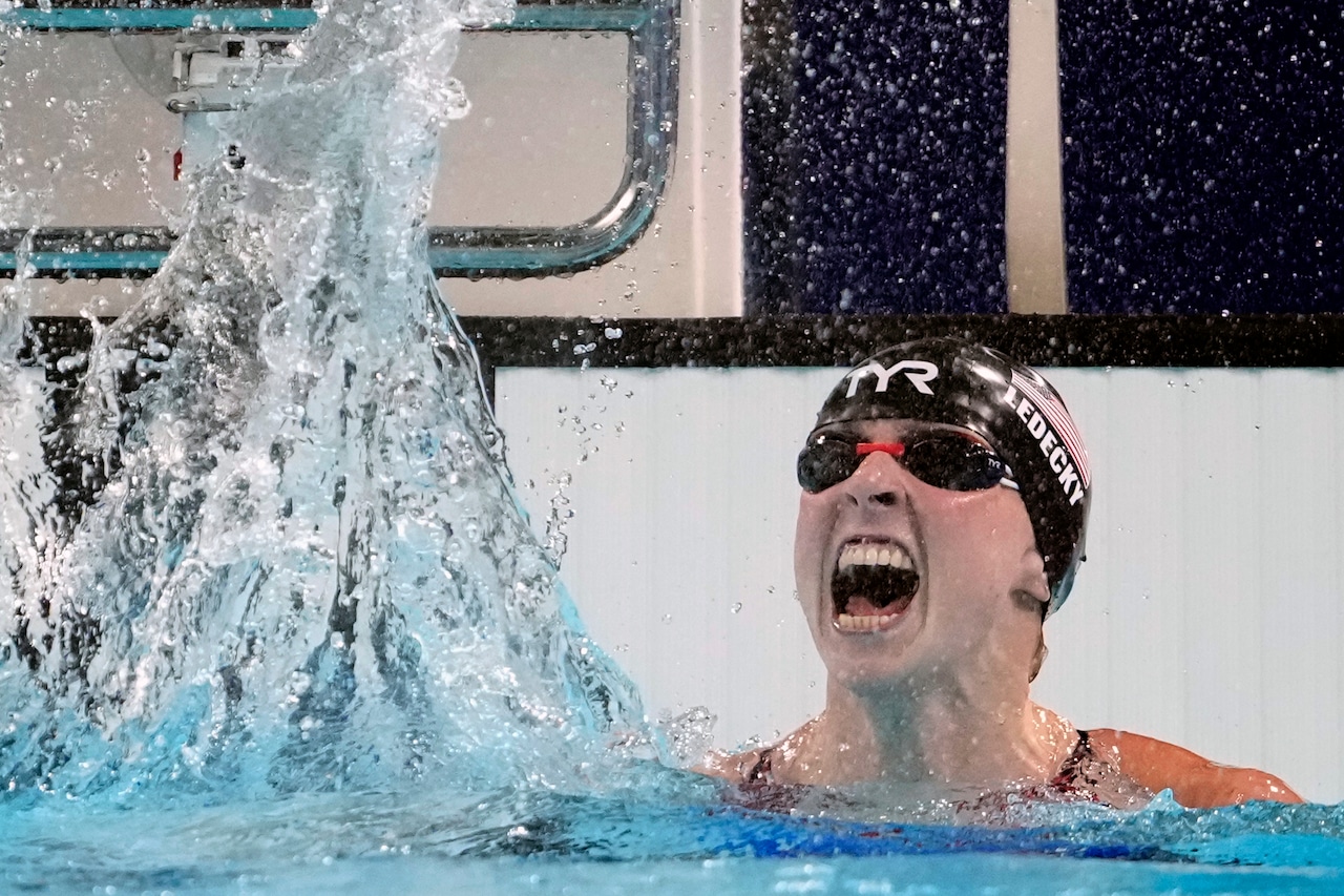 Katie Ledeckys record Olympic swim sets social media ablaze [Video]