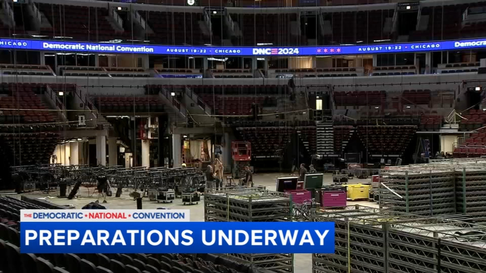 DNC credentials 200 social media influencers to create content at 2024 Chicago convention; United Center preparations underway [Video]