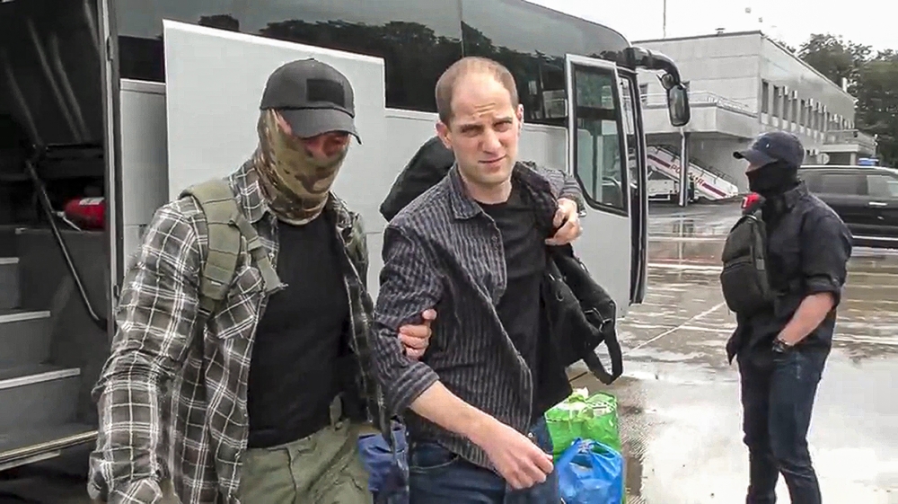 Evan Gershkovich released in U.S.-Russia prisoner swap, the largest in post-Soviet history [Video]