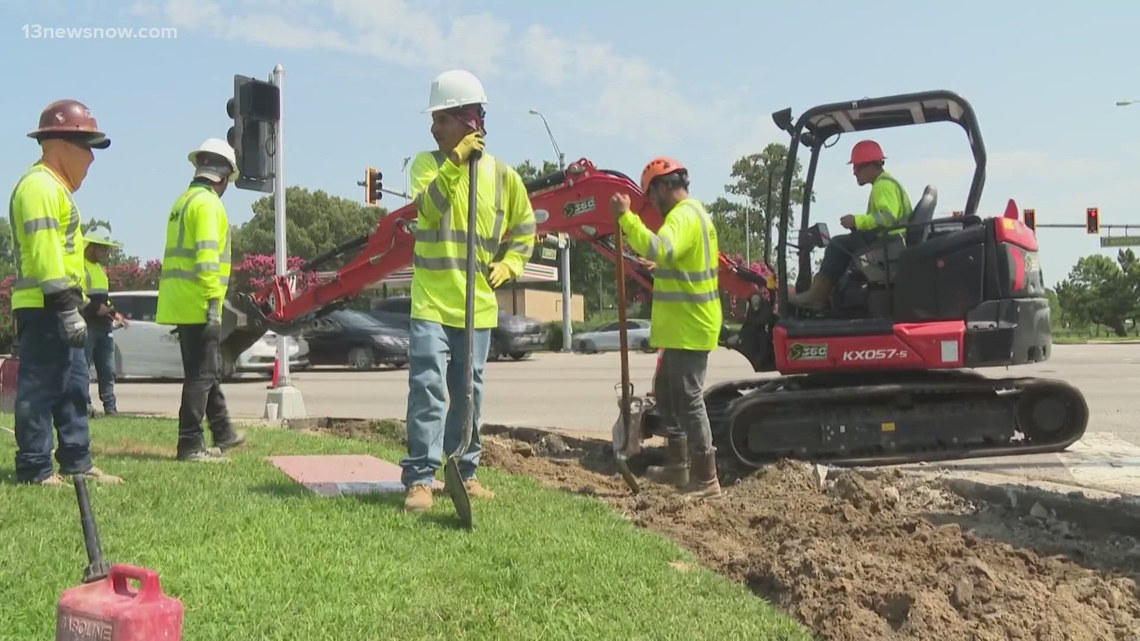 Outdoor employers try their best to keep employees cool during high heat [Video]