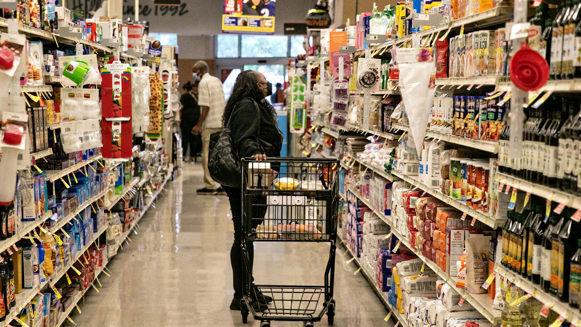 Kroger apologizes for inconvenience as shopper ‘made to feel like a criminal’ at receipt check – it left him speechless [Video]